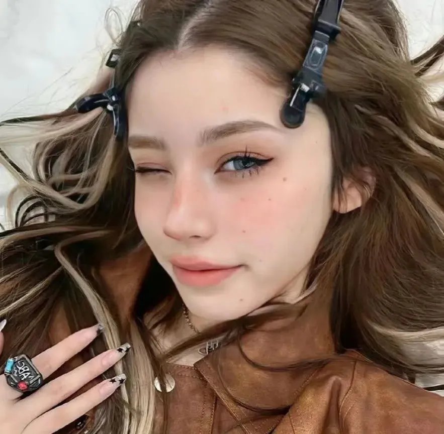 他的摩托，她的岛